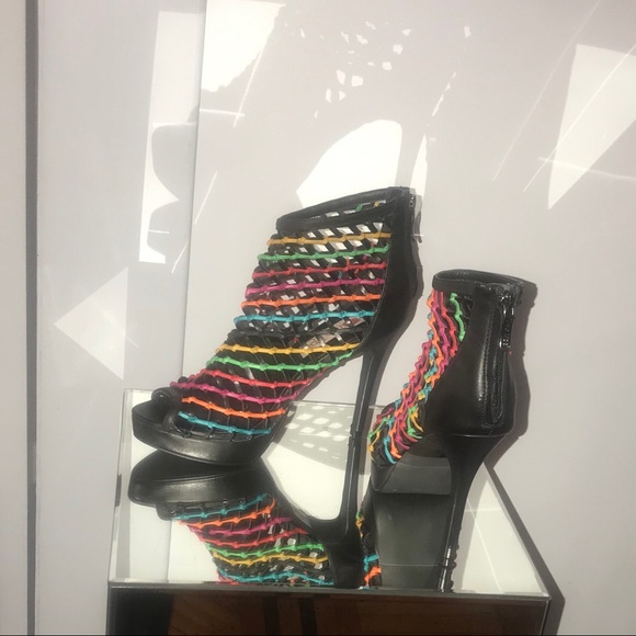 Heeled Two Lips Sandals - Picture 3 of 5